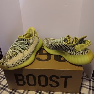 Adidas Yeezy Boost 350 V2 Sneakers